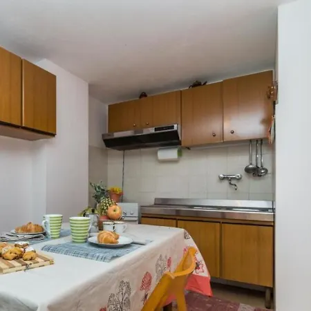 Locazione Turistica Il Pineto 1 *